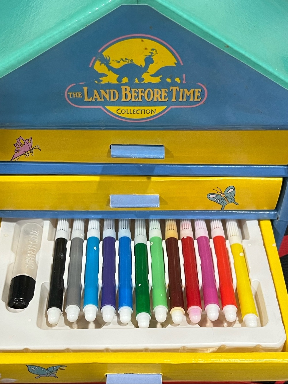 Vtg The Land Before Time Dinosaur Movie 40 Piece Art Set Cardboard Chest Drawers - Picture 11 of 11